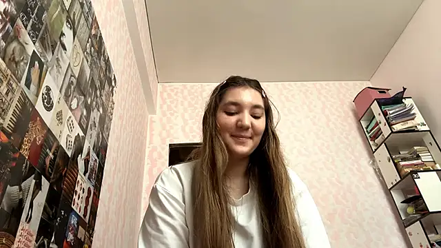 Snapshot of JanineThielman chatting on June 13, 2026, 9:29 am JanineThielman online show from June 13, 2026, 9:29 am