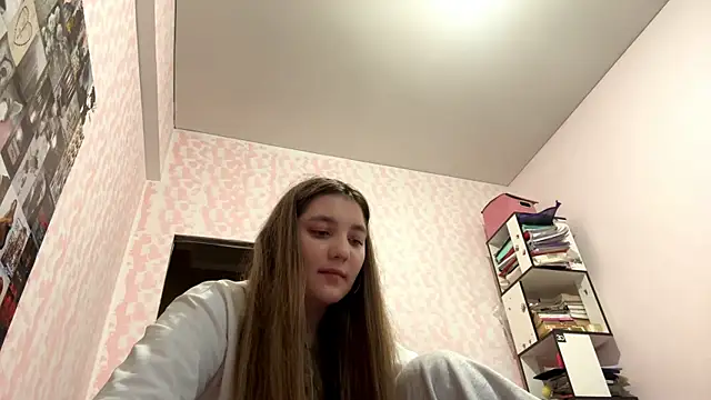 Snapshot of JanineThielman chatting on June 14, 2026, 1:24 pm JanineThielman online show from June 14, 2026, 1:24 pm