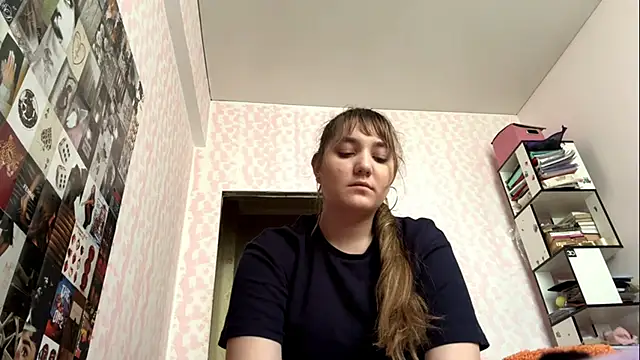 Snapshot of JanineThielman chatting on June 16, 2026, 10:07 am JanineThielman online show from June 16, 2026, 10:07 am