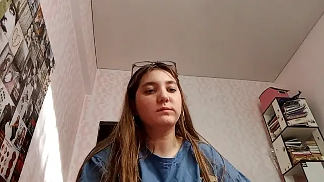 JanineThielman online show from June 19, 2026, 12:09 pm