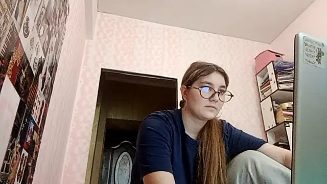 JanineThielman online show from July 3, 2026, 6:09 am