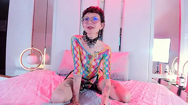 Calioperoux online show from June 25, 2026, 10:03 pm