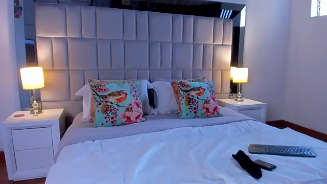 Tiffanyy Lam online show from March 11, 2026, 9:54 pm