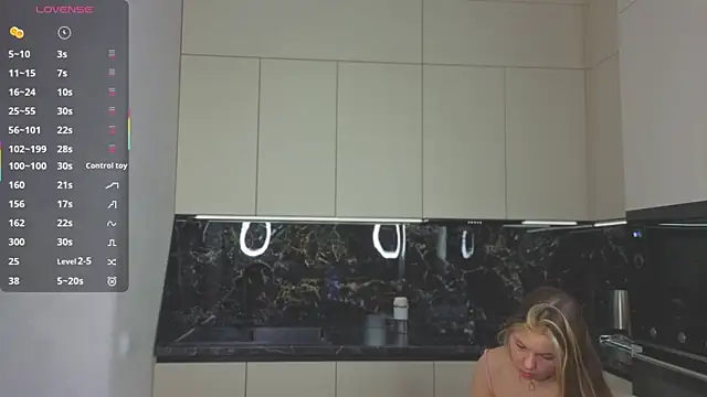 Snapshot of HinaVibe chatting on March 10, 2026, 3:17 pm HinaVibe online show from March 10, 2026, 3:17 pm