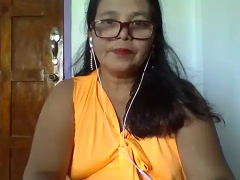 Flowerblossom123 online show from April 29, 2026, 5:33 am