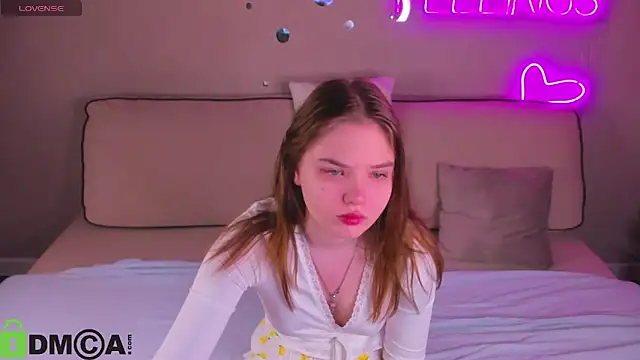 Saraa Broown online show from March 15, 2026, 12:49 am