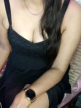Snapshot of Gurleen_kaur69 chatting on April 13, 2026, 3:34 am Gurleen kaur69 online show from April 13, 2026, 3:34 am