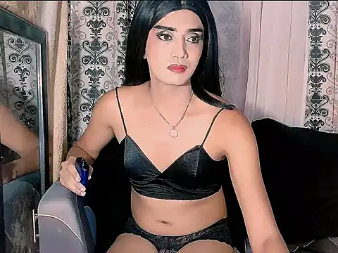 Queeny Cassandra online show from June 14, 2026, 4:14 am