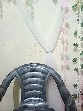 lovely-girl99 online show from March 9, 2026, 3:43 am