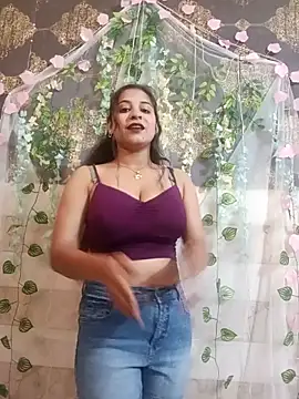 lovely-girl99 online show from March 13, 2026, 5:36 am