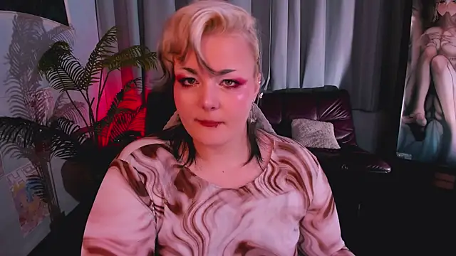 HwasaMoore online show from February 28, 2026, 1:45 pm