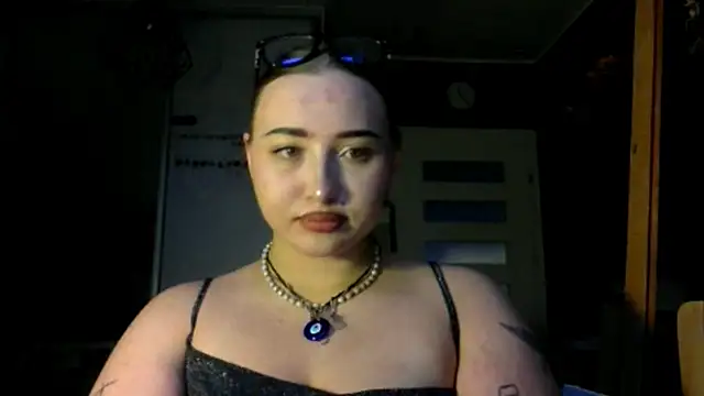 Snapshot of AriaWet chatting on July 1, 2026, 7:24 pm AriaWet online show from July 1, 2026, 7:24 pm