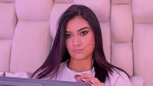 KatherineRuiz  online show from March 15, 2026, 12:33 pm