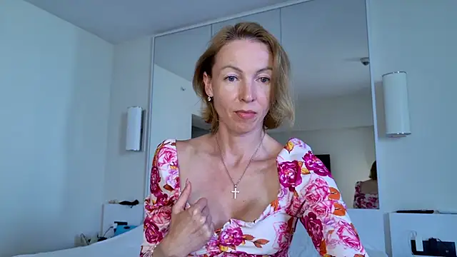 angelicfenix online show from June 9, 2026, 8:37 am