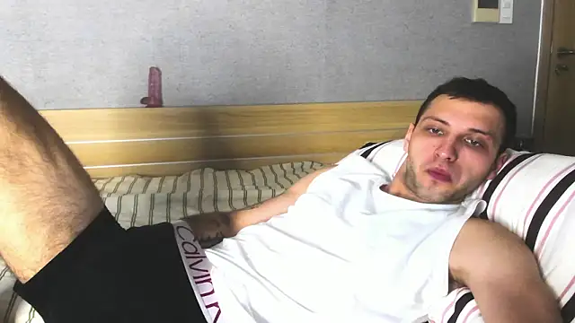 Snapshot of DarkRogue19 chatting on March 4, 2026, 5:46 am DarkRogue19 online show from March 4, 2026, 5:46 am