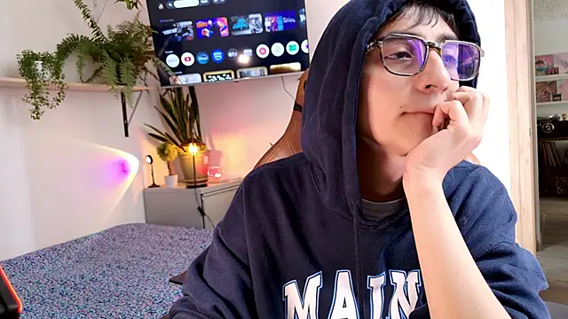 Snapshot of Sr_evann chatting on June 3, 2026, 2:08 pm Sr evann online show from June 3, 2026, 2:08 pm