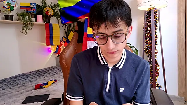 Snapshot of Sr_evann chatting on June 14, 2026, 4:31 pm Sr evann online show from June 14, 2026, 4:31 pm