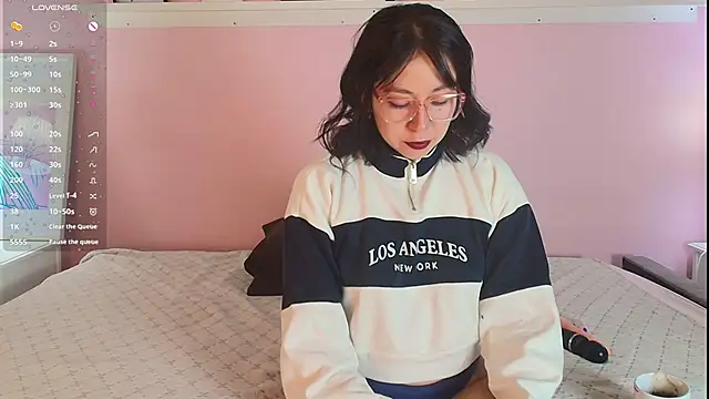 Snapshot of Abigailladyy chatting on June 22, 2026, 11:40 am Abigailladyy online show from June 22, 2026, 11:40 am