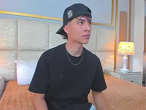 AronTawers online show from March 1, 2026, 7:16 pm