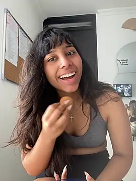 THALIA EF online show from March 13, 2026, 12:45 pm