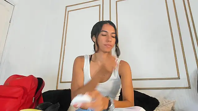 emily gaviria1 online show from April 23, 2026, 12:15 pm