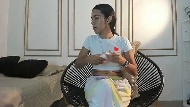 emily gaviria1 online show from May 2, 2026, 12:10 pm