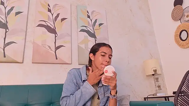 emily gaviria1 online show from July 31, 2026, 12:15 pm
