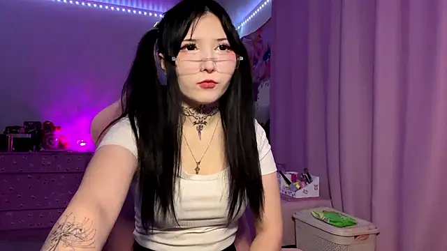 AlexaTripi online show from March 5, 2026, 2:02 pm