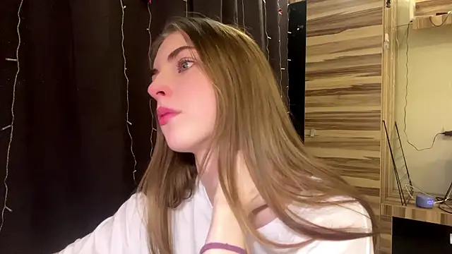 PollyDream online show from March 6, 2026, 7:27 am