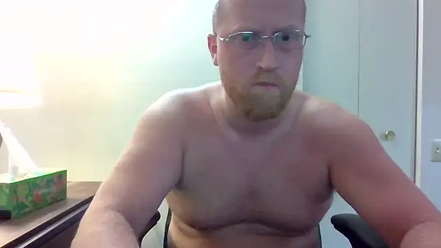 Snapshot of tytheexhibionist chatting on May 12, 2026, 10:18 pm tytheexhibionist online show from May 12, 2026, 10:18 pm