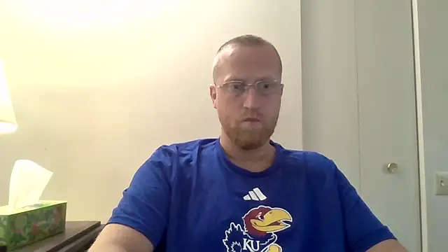 Snapshot of tytheexhibionist chatting on June 16, 2026, 2:52 pm tytheexhibionist online show from June 16, 2026, 2:52 pm