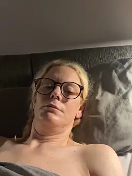 Snapshot of Amelie_BlondeXX chatting on March 3, 2026, 8:09 am Amelie BlondeXX online show from March 3, 2026, 8:09 am