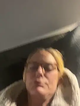 Snapshot of Amelie_BlondeXX chatting on March 29, 2026, 10:26 am Amelie BlondeXX online show from March 29, 2026, 10:26 am