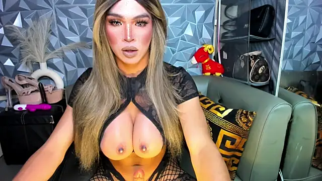 10inDominant Ayesha online show from March 15, 2026, 8:15 pm