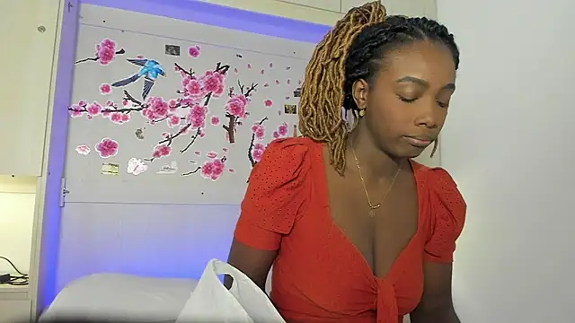 Snapshot of Oshun_444 chatting on June 10, 2026, 4:12 am Oshun 444 online show from June 10, 2026, 4:12 am