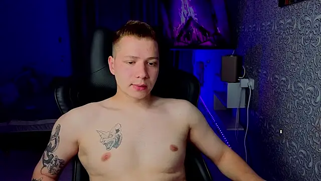 Snapshot of Karl_Night_ chatting on June 17, 2026, 7:37 pm Karl Night online show from June 17, 2026, 7:37 pm
