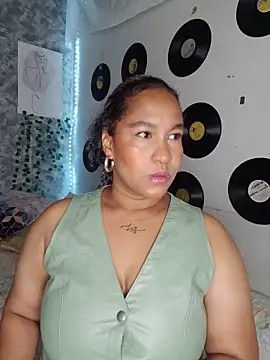 medusafox  online show from May 3, 2026, 5:13 am