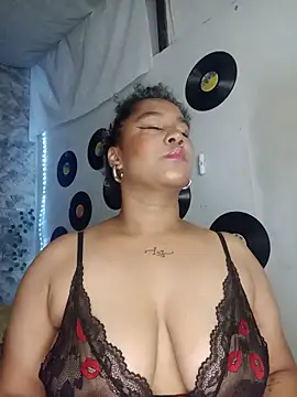 Snapshot of medusafox_ chatting on June 13, 2026, 5:05 am medusafox online show from June 13, 2026, 5:05 am