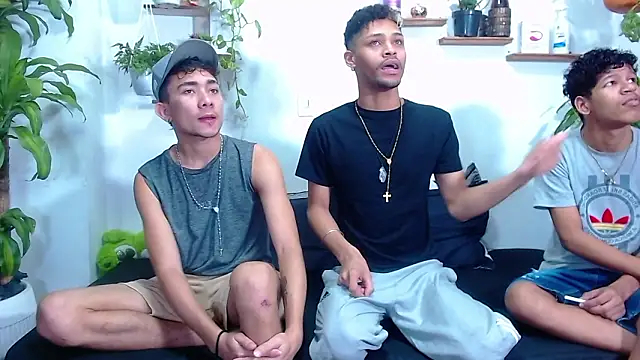 Snapshot of Lunar_Boys chatting on March 6, 2026, 6:04 pm Lunar Boys online show from March 6, 2026, 6:04 pm