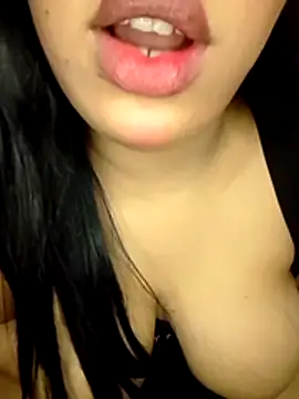madleen Mm online show from May 6, 2026, 7:19 pm