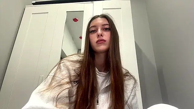 selena favn online show from March 4, 2026, 3:12 am