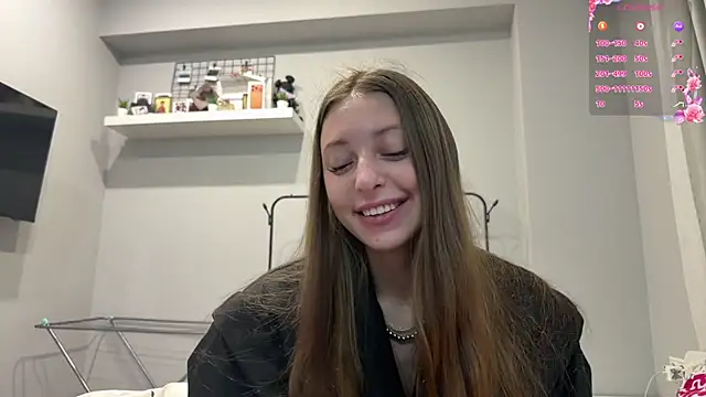 Snapshot of selena_favn chatting on June 3, 2026, 2:14 am selena favn online show from June 3, 2026, 2:14 am