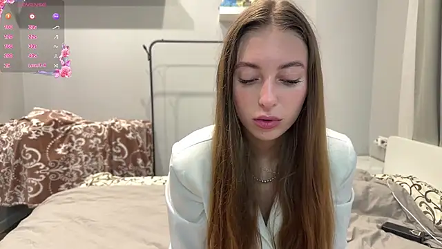 Snapshot of selena_favn chatting on June 20, 2026, 2:25 am selena favn online show from June 20, 2026, 2:25 am