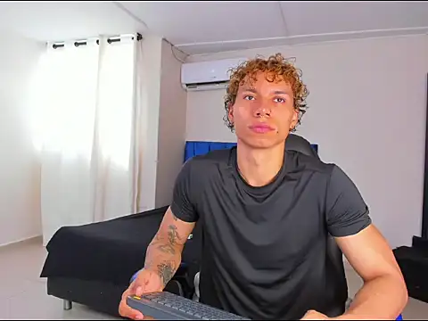 adam smiith1 online show from March 10, 2026, 1:49 pm