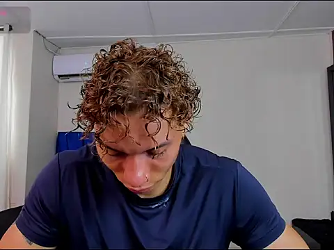 adam smiith1 online show from March 12, 2026, 1:39 pm