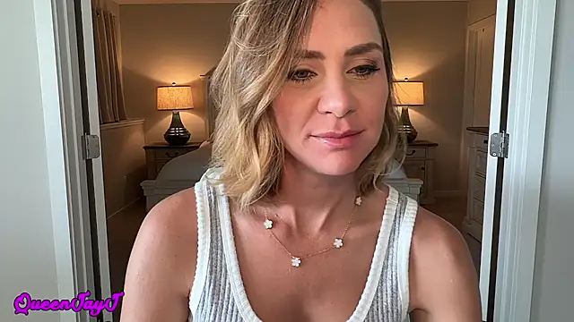 Queenjayj online show from July 16, 2026, 3:07 pm