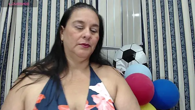 Snapshot of Sharlot_curvy chatting on July 8, 2026, 8:57 pm Sharlot curvy online show from July 8, 2026, 8:57 pm