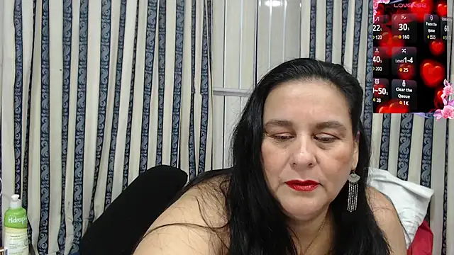 Snapshot of Sharlot_curvy chatting on August 1, 2026, 5:45 pm Sharlot curvy online show from August 1, 2026, 5:45 pm