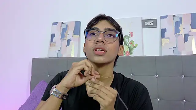 Eros Lux online show from July 3, 2026, 12:55 pm