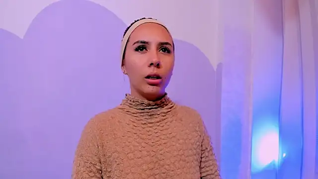 Snapshot of violeta_blaze1 chatting on June 7, 2026, 10:19 am violeta blaze1 online show from June 7, 2026, 10:19 am